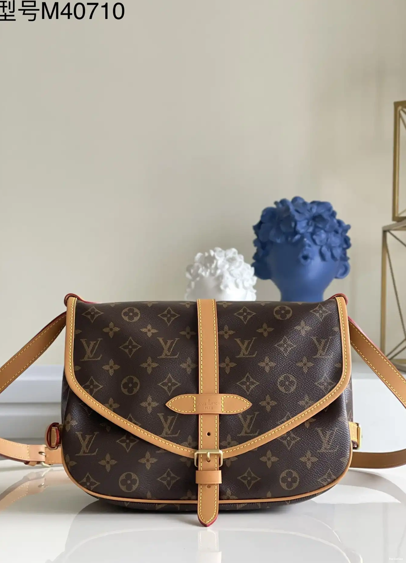 Cheap LOUIS VUITTON bag-28*11*20CM Saumur 0611